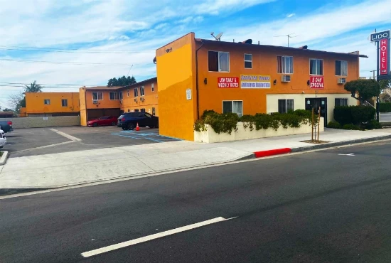 Explore LA from Lido Hotel in Huntington Park